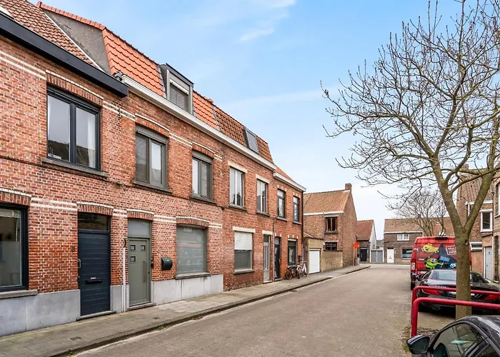 Ruime Gezinswoning Nabij Historisch Centrum Tot 6P Met Terras